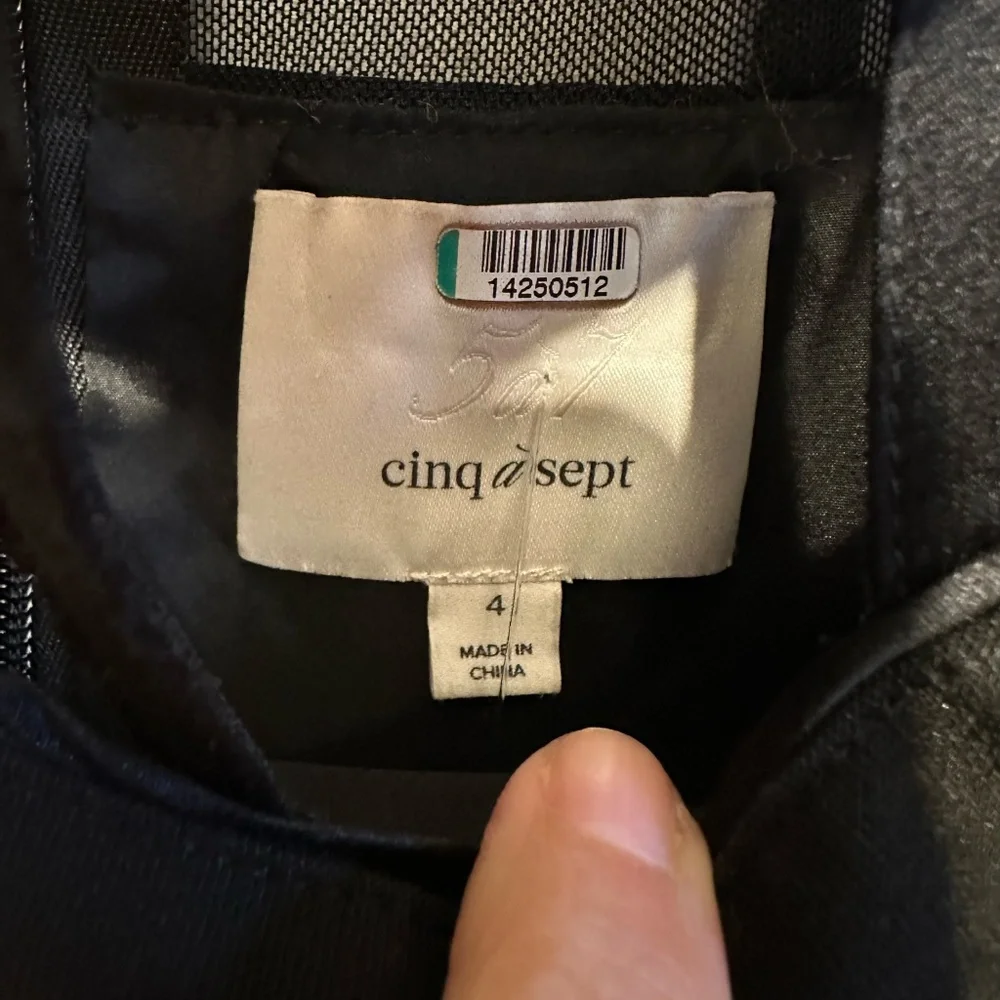 *FLAW* RTR Cinq a Sept Annalie Gown - size 4 - Picture 7 of 9